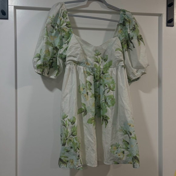 Free People Dresses & Skirts - Floral Puff Sleeve Dress